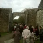 La foule et le forgeron